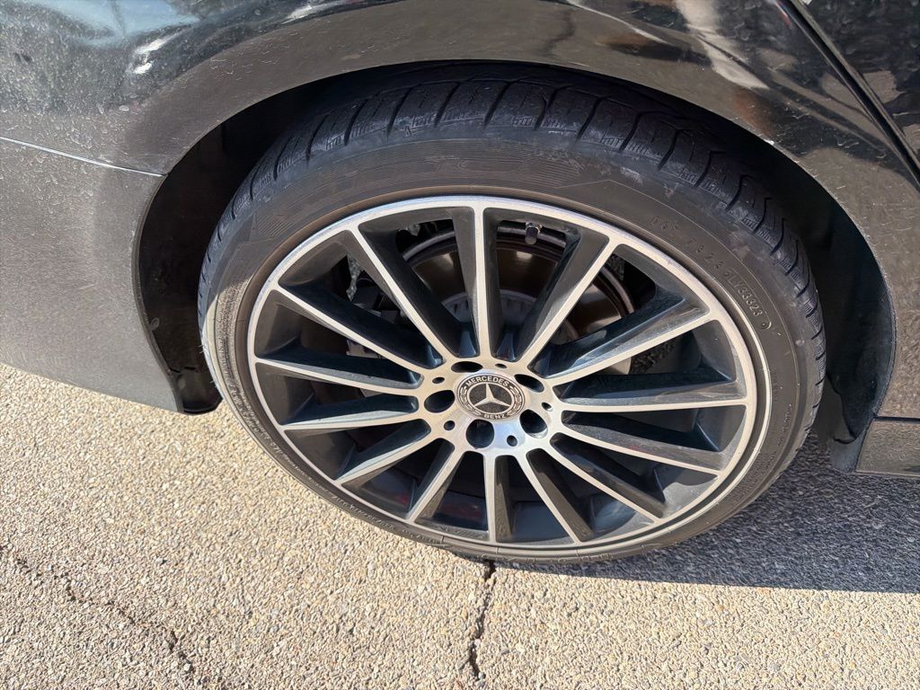 2018 Mercedes Benz C 300 photo 9