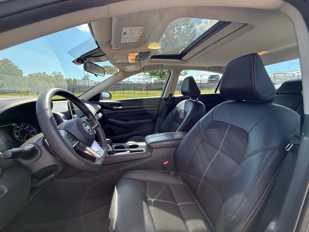 2022 Nissan Altima 2.5 SR photo 25