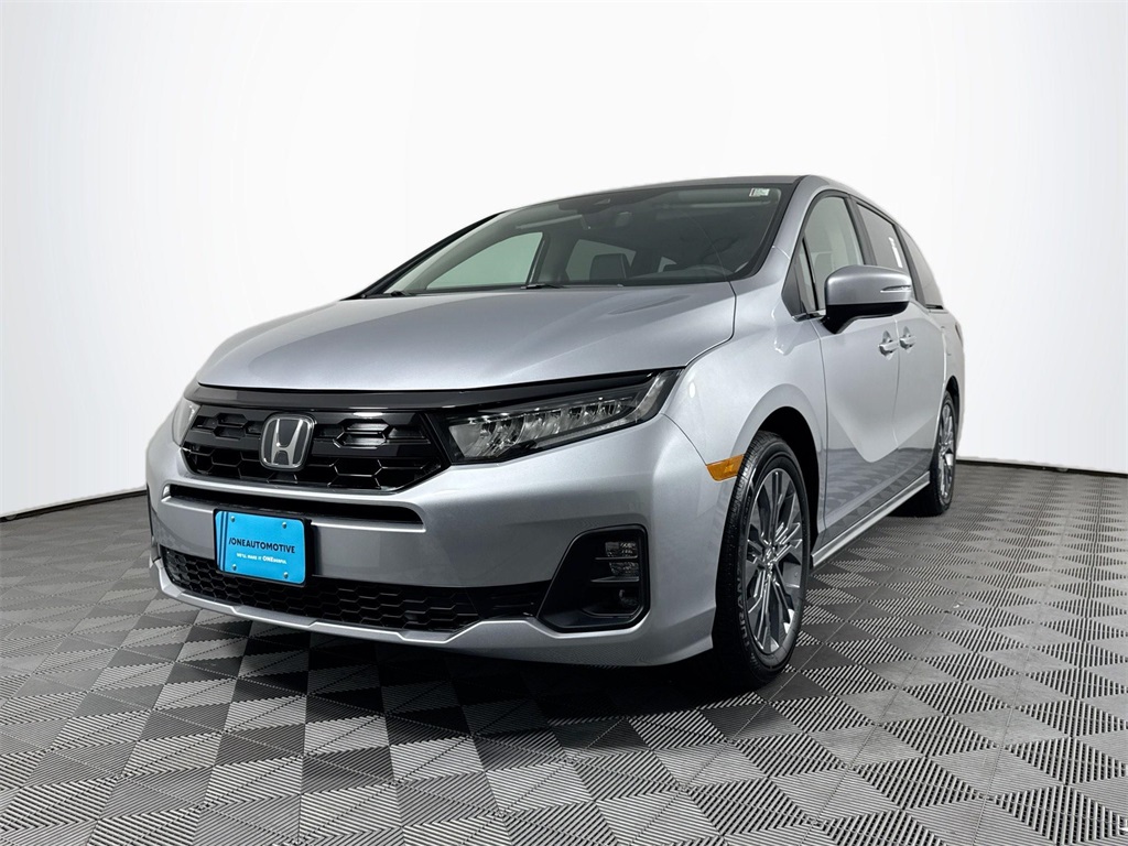 2026 Honda Odyssey Touring's photo