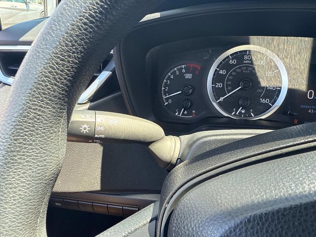 2021 Toyota Corolla LE photo 27