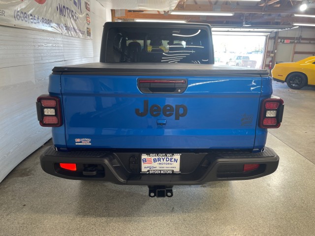 2026 Jeep Gladiator Willys photo 4