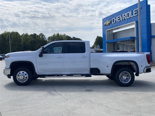 2026 Chevrolet Silverado LT photo 2