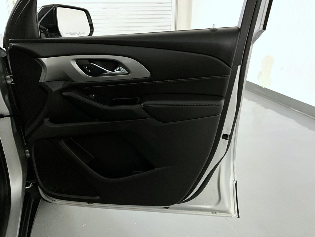 2019 Chevrolet Traverse LS photo 13