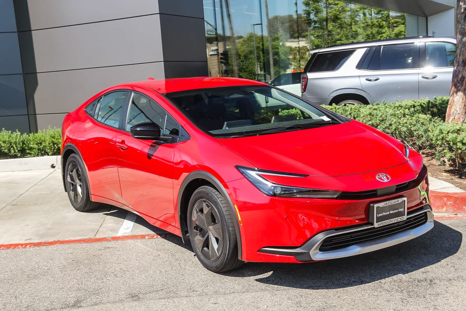 2024 Toyota Prius Prime SE photo 3