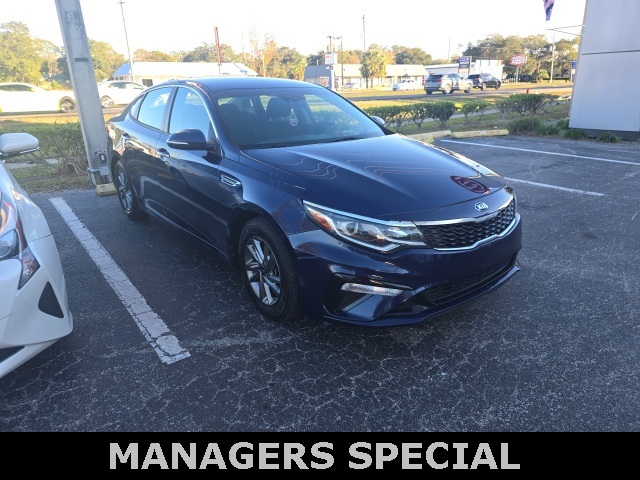 2019 Kia Optima LX's photo