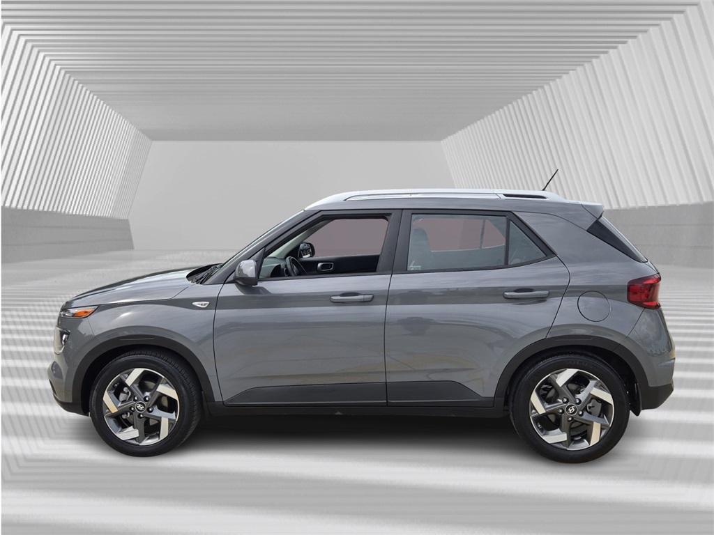 2023 Hyundai Venue SEL photo 3
