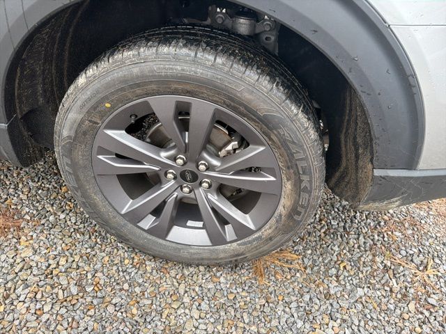 2024 Ford Explorer XLT photo 3