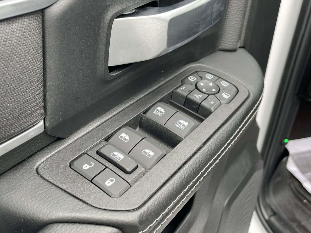 2025 Ram 2500 Big Horn photo 23