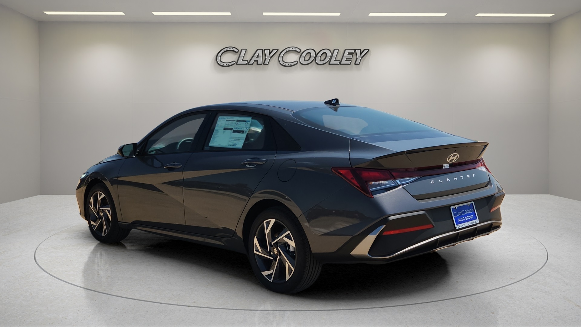 2025 Hyundai Elantra SEL Sport photo 5