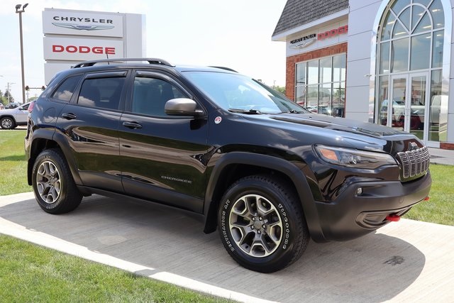 2020 Jeep Cherokee Trailhawk photo 2