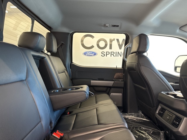 2025 Ford F-350 Lariat photo 31