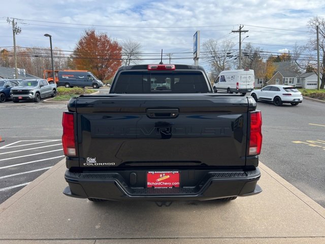 2024 Chevrolet Colorado Z71 photo 3
