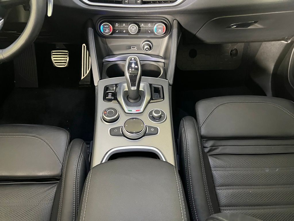 2022 Alfa Romeo Stelvio Ti Sport photo 14