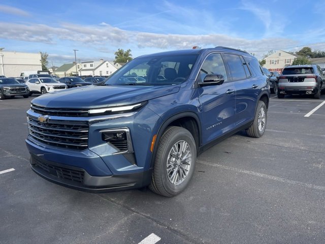 2026 Chevrolet Traverse photo 3