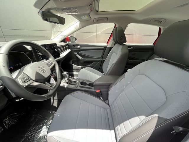 2025 Volkswagen Jetta 1.5T SE photo 2