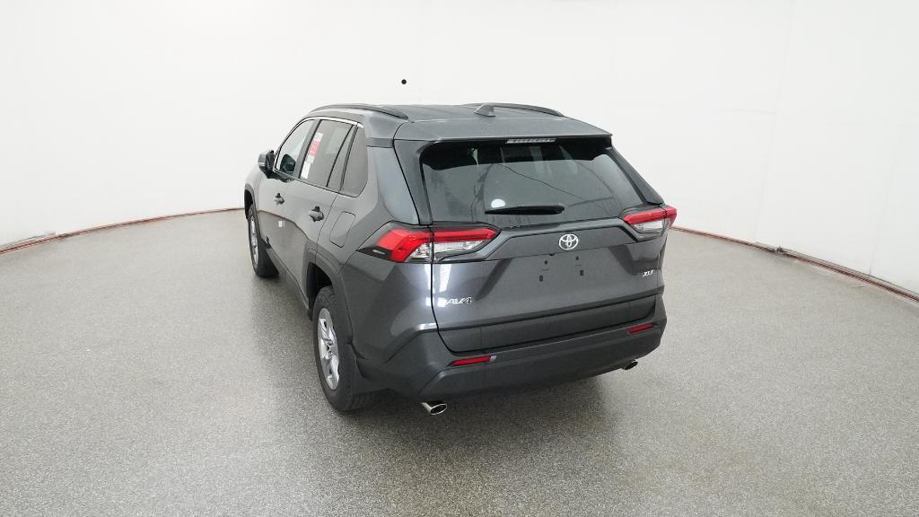 2025 Toyota RAV4 XLE photo 16