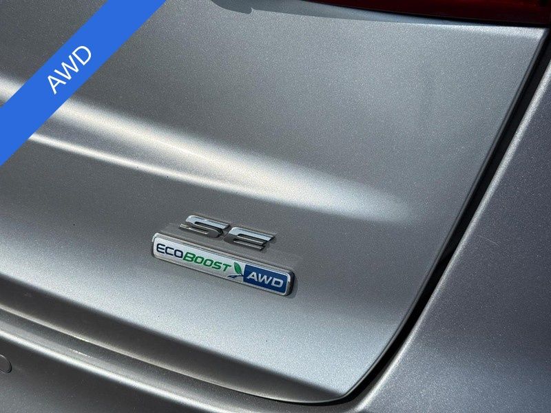 2020 Ford Fusion SE photo 4