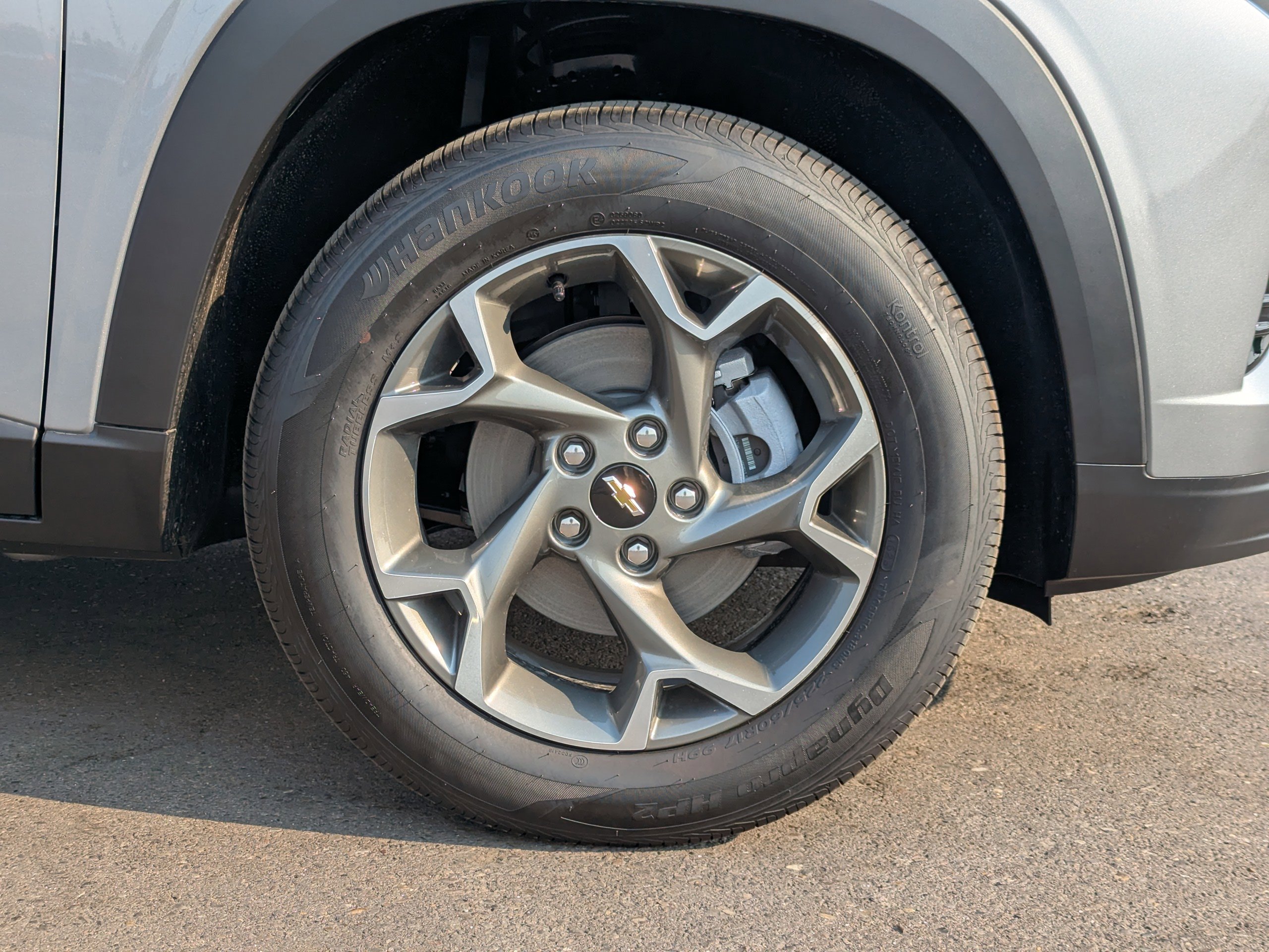2025 Chevrolet Trax LT photo 41