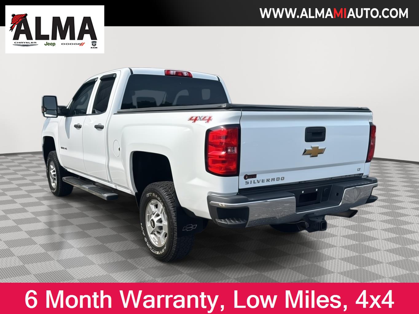 2015 Chevrolet Silverado 2500HD LT photo 2