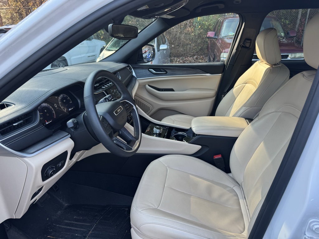 2023 Jeep Grand Cherokee Limited photo 4