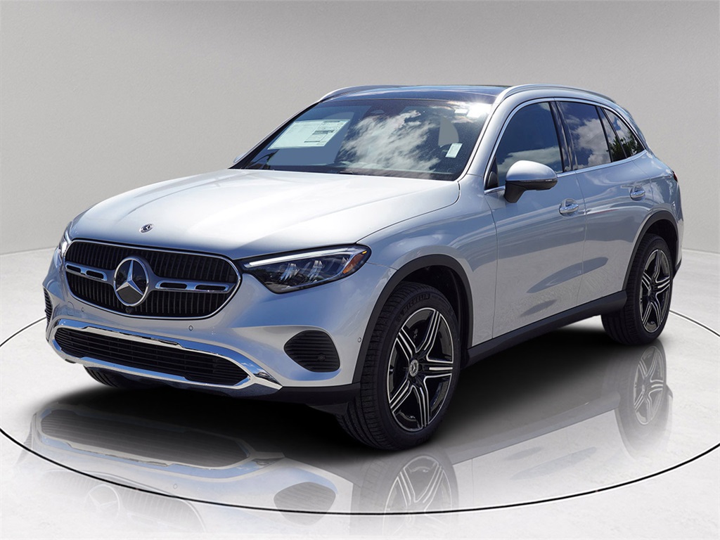 2026 Mercedes Benz GLC 300 photo 3