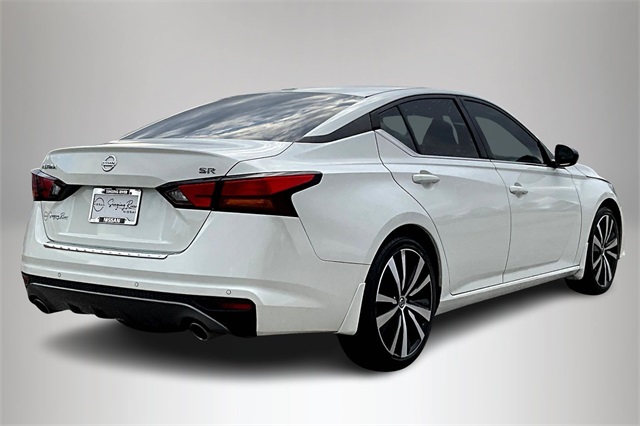 2021 Nissan Altima 2.5 SR photo 3