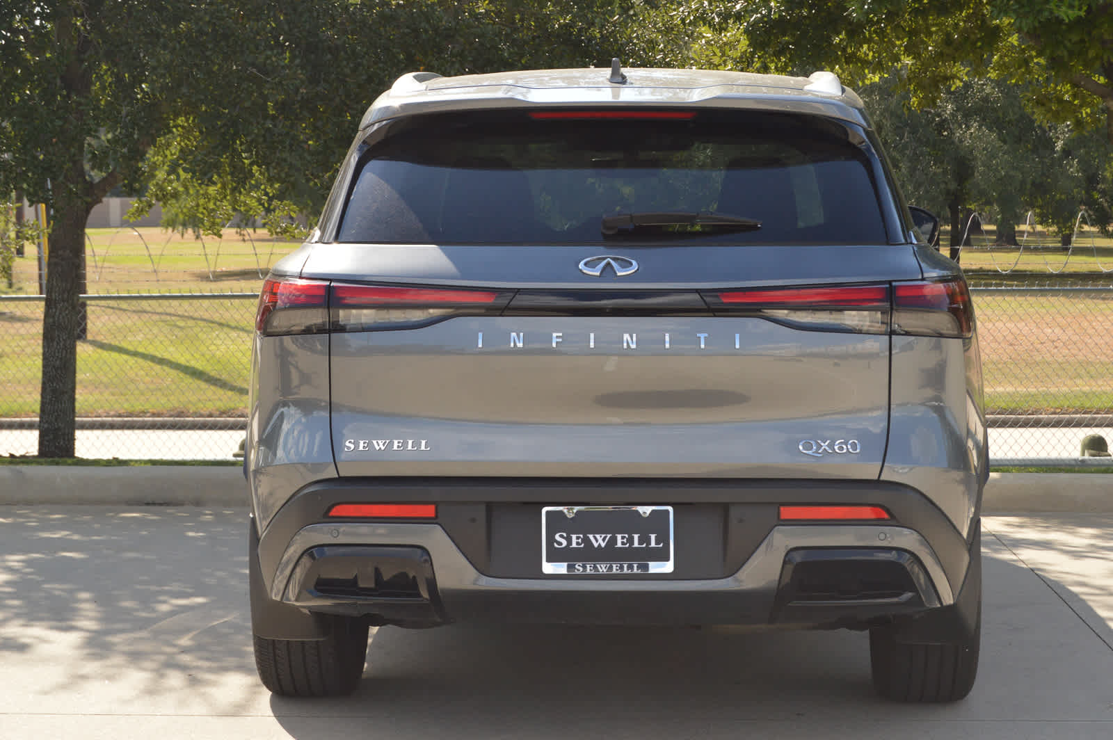 2024 Infiniti QX60 Luxe photo 3