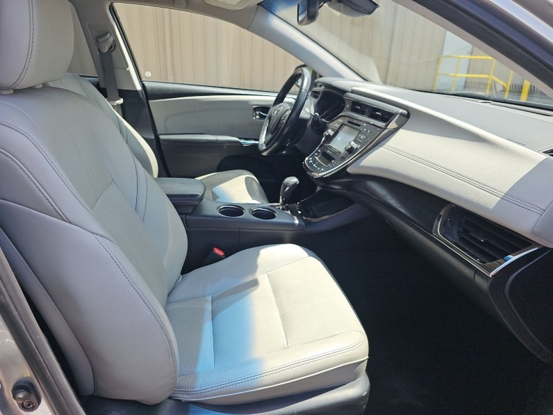 2018 Toyota Avalon Hybrid Limited photo 21