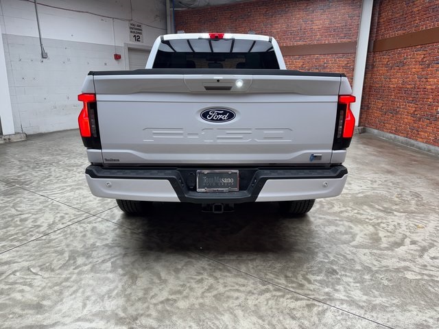 2025 Ford F-150 Lightning photo 4