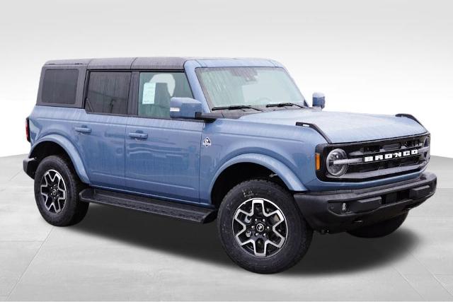 2025 Ford Bronco 4-Door Outer Banks's photo