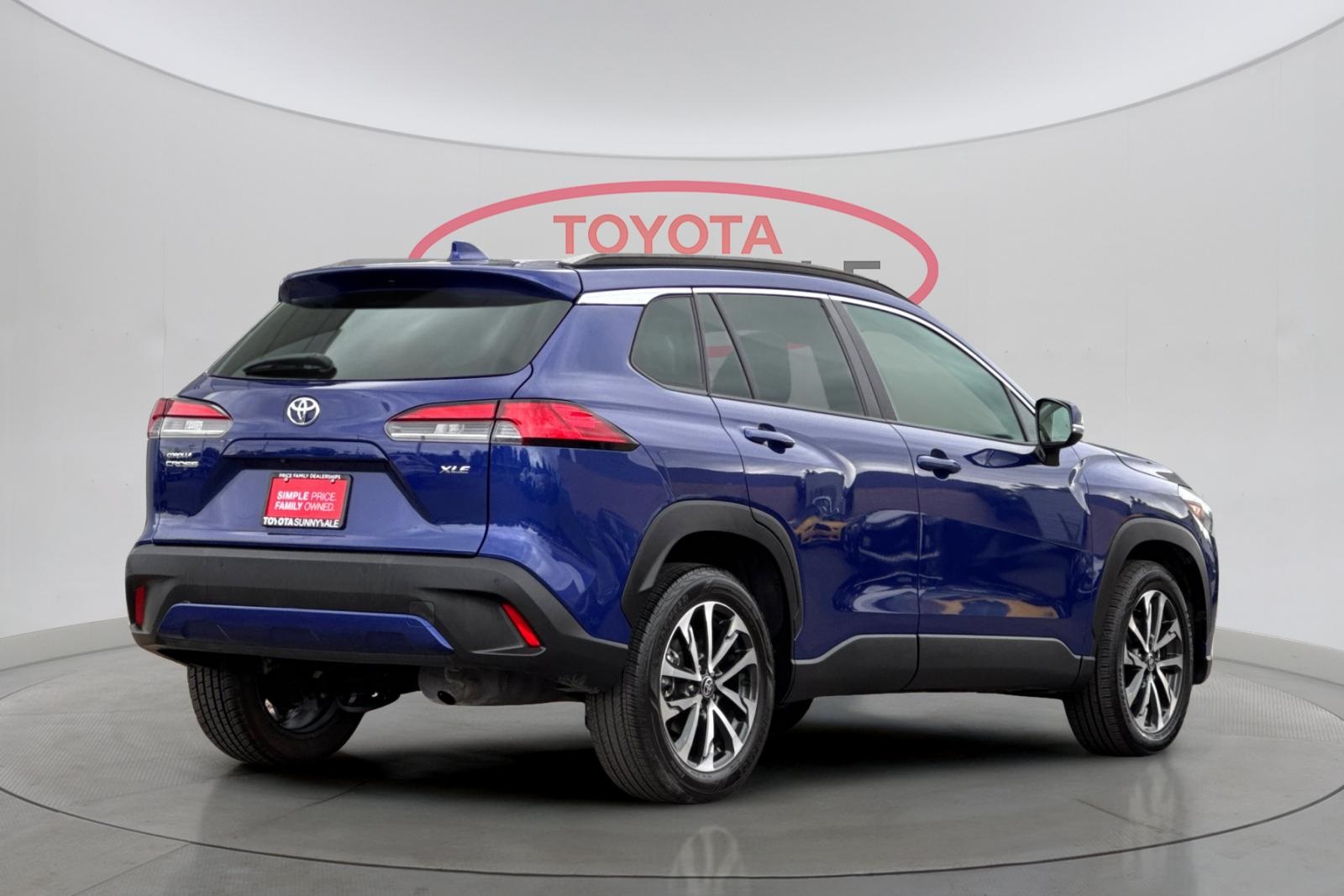 2024 Toyota Corolla Cross XLE photo 2