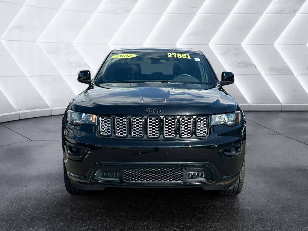 2021 Jeep Grand Cherokee Laredo X photo 2