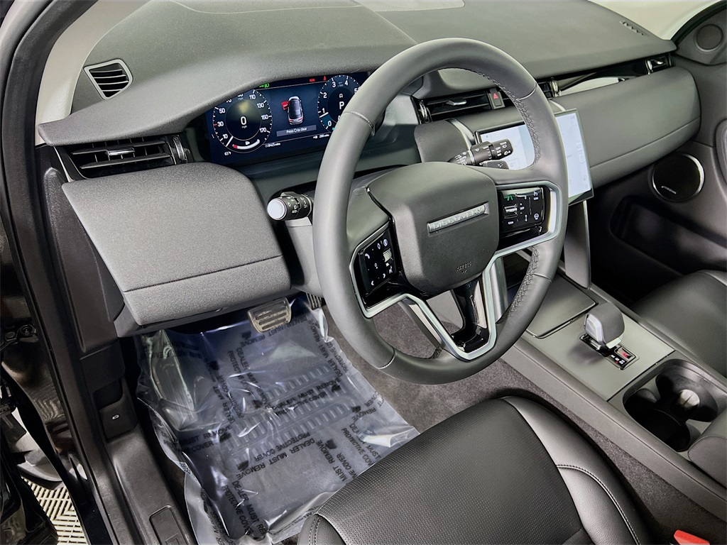 2025 Land Rover Discovery Sport S photo 6