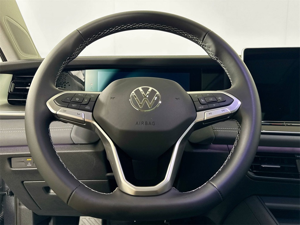 2025 Volkswagen Tiguan SE photo 33