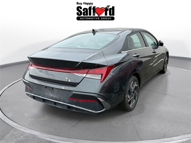 2024 Hyundai Elantra SEL Convenience photo 2
