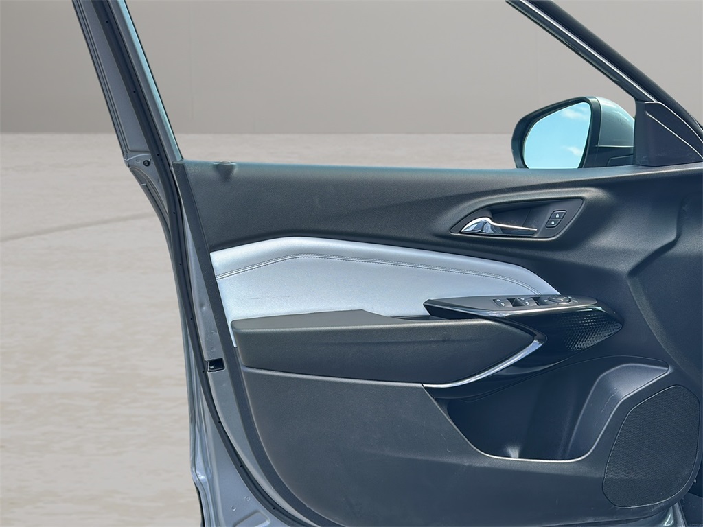 2024 Chevrolet Trax LT photo 14