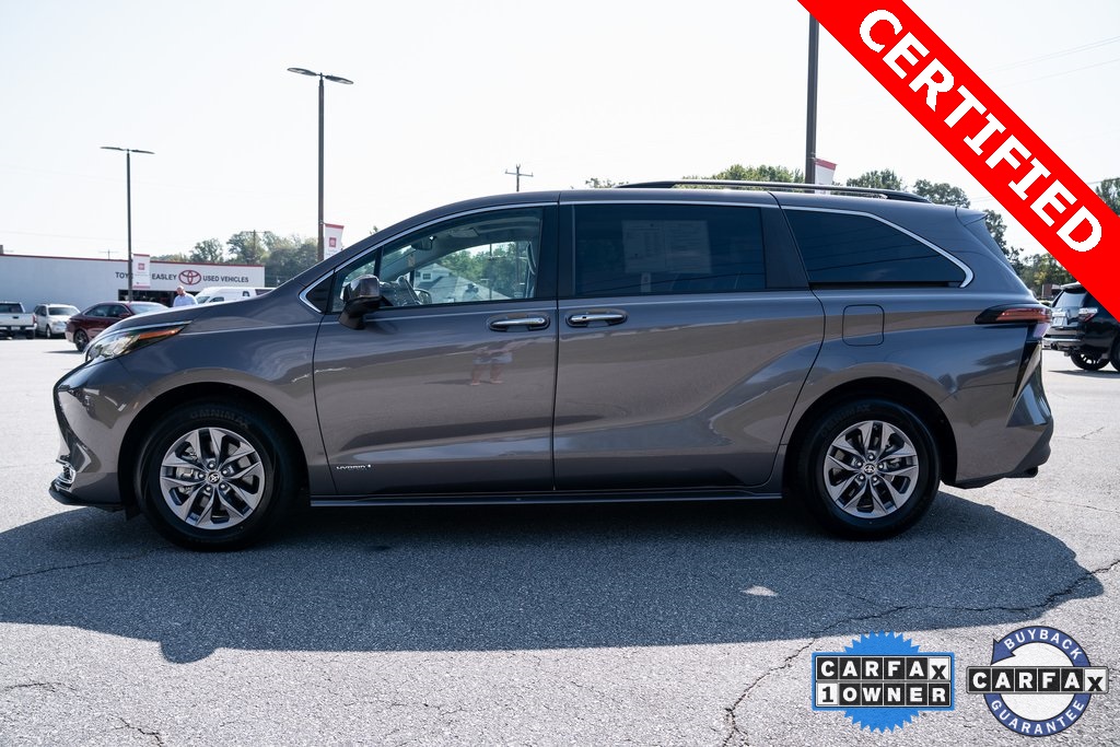 2021 Toyota Sienna XLE photo 4