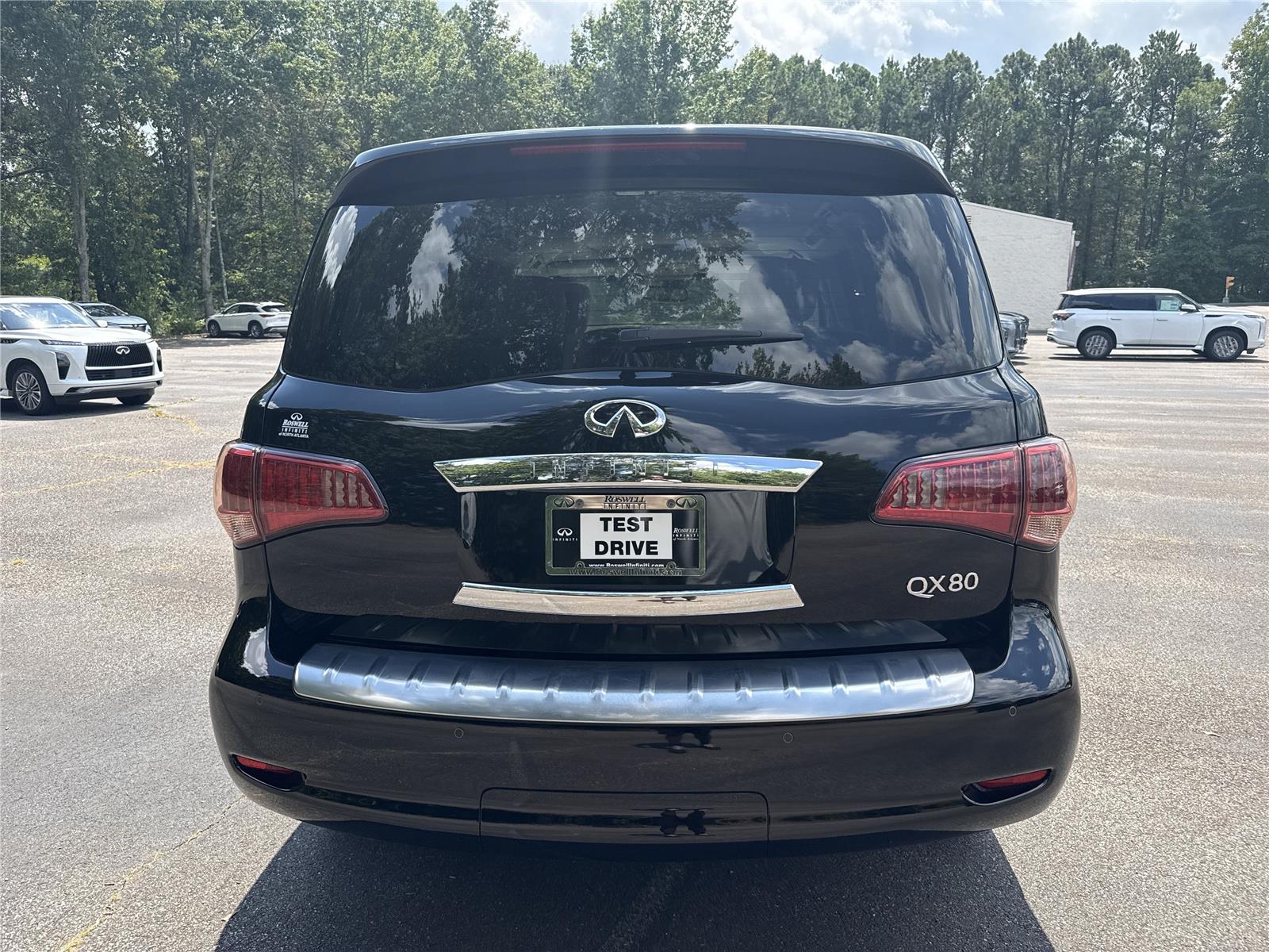 2017 Infiniti QX80 photo 4