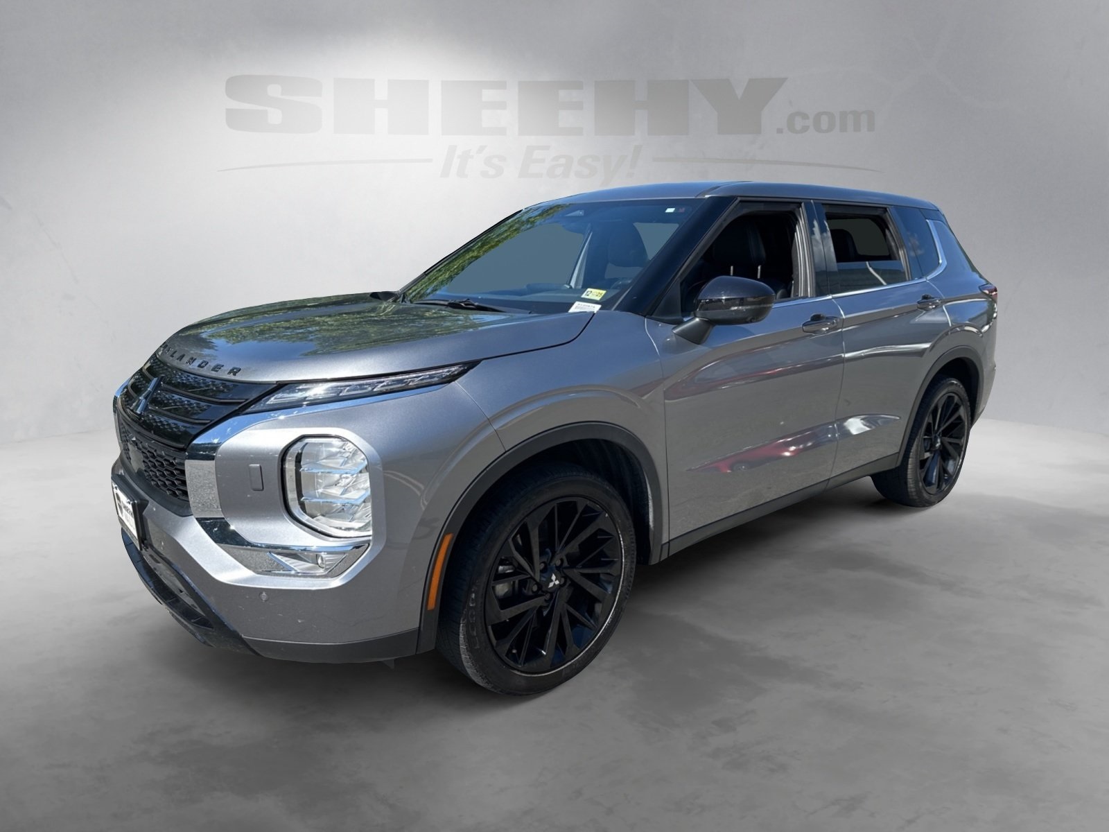 2023 Mitsubishi Outlander SE Black Edition photo 3