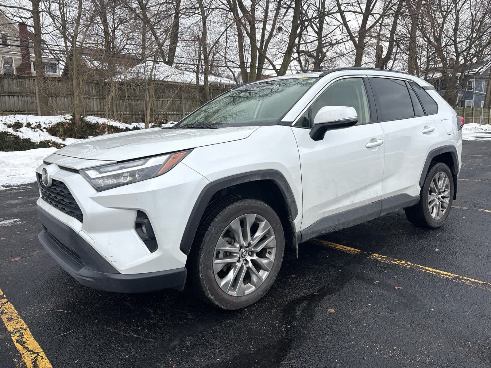 2023 Toyota RAV4 XLE Premium's photo