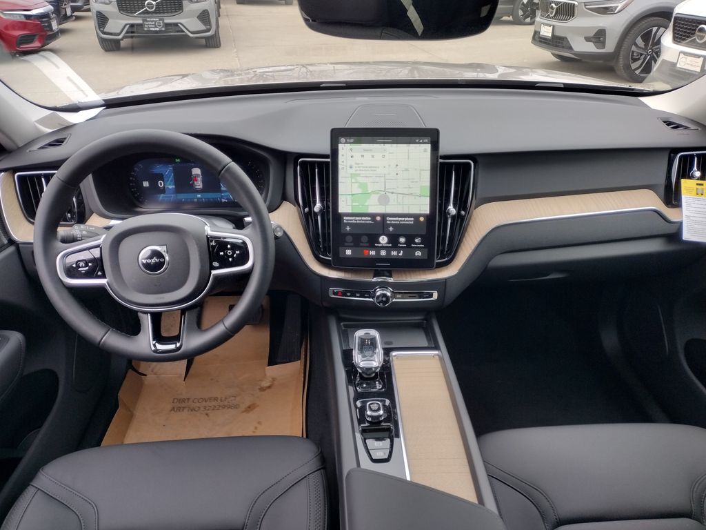 2026 VOLVO XC60 - Image 21