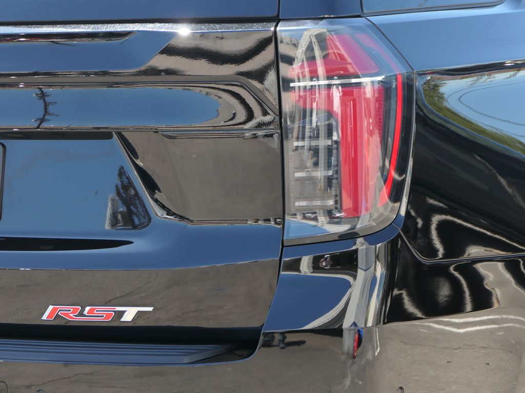 2025 Chevrolet Tahoe RST photo 4