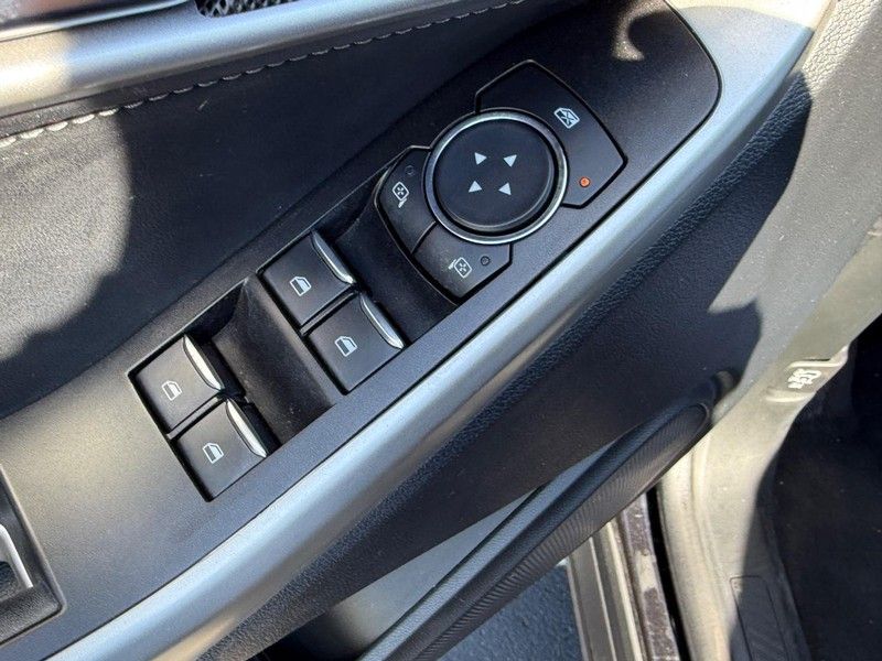 2022 Ford Explorer XLT photo 16