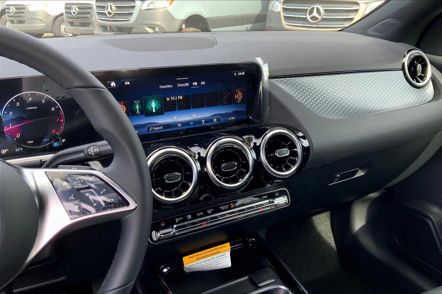 2025 Mercedes Benz GLA 250 photo 8