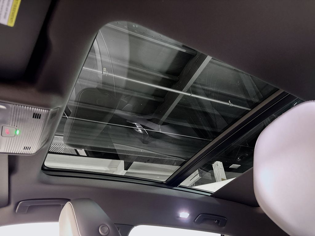 2025 Volkswagen Tiguan SE R-Line Black photo 17