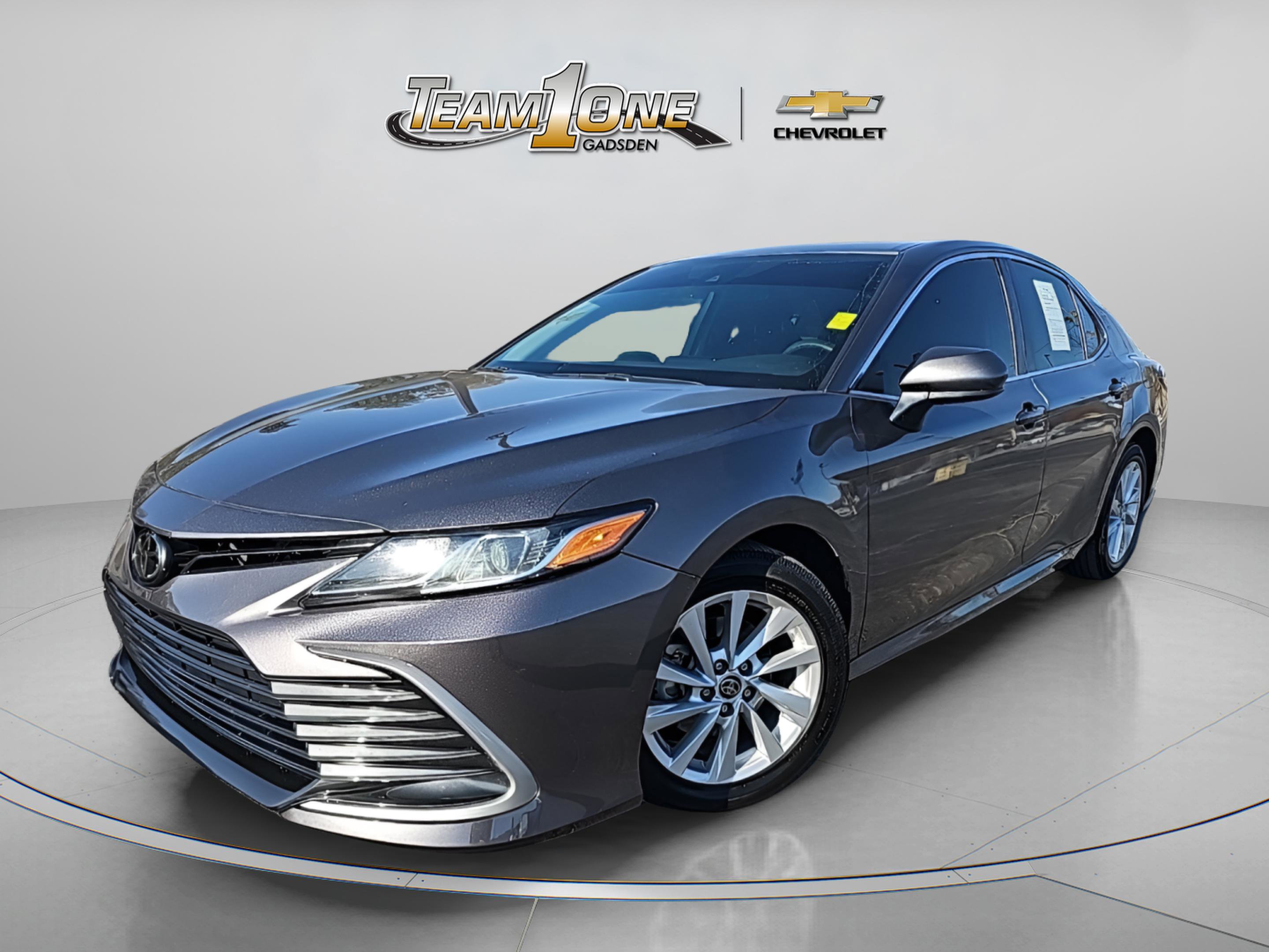 2021 Toyota Camry LE photo 3