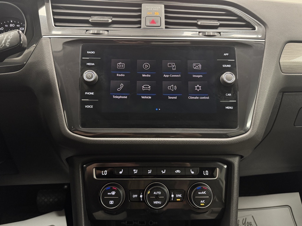 2020 Volkswagen Tiguan SE photo 17
