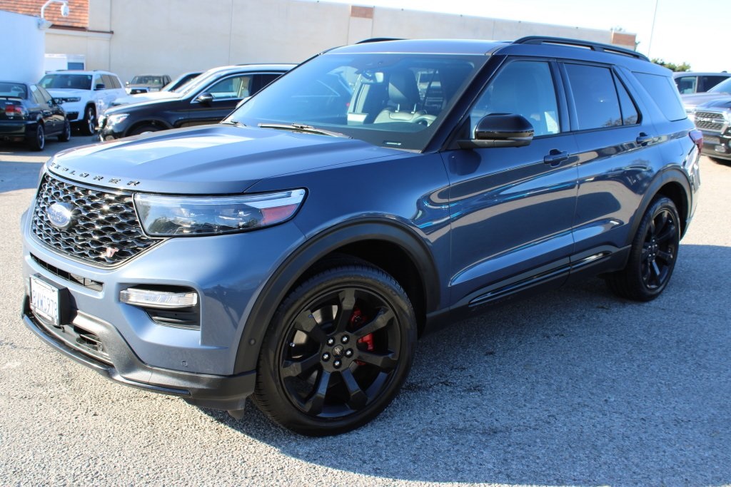 2021 Ford Explorer ST's photo