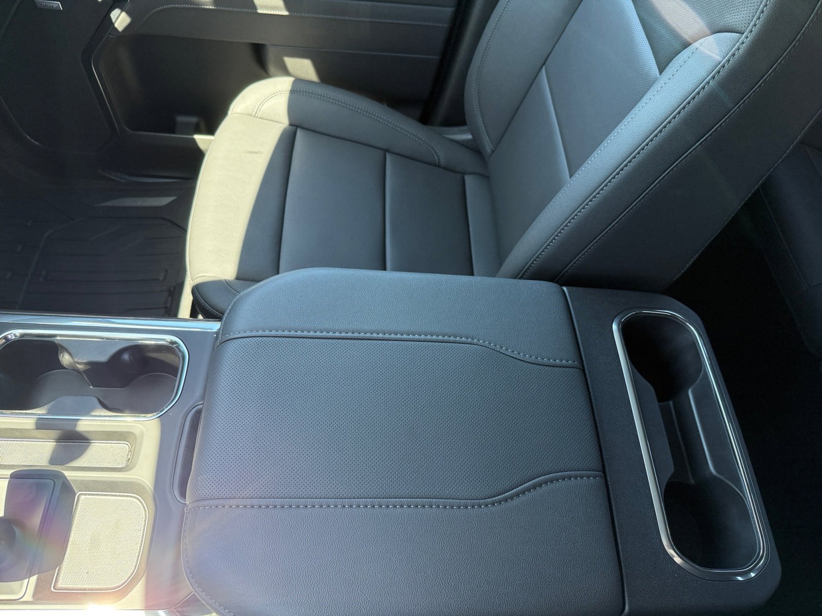 2025 Gmc Sierra SLT photo 14