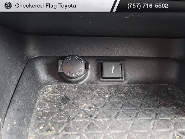 2022 Toyota RAV4 Hybrid XLE Premium photo 16